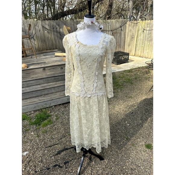 Vintage 70's Greenco Maid Wedding Dress Ivory Lace With Veil Long Sleeve Size 4 - Picture 4 of 16